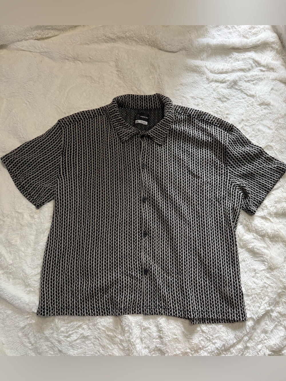 Original Use Men’s Black & White Short-Sleeve Patterned Button-Up Shirt